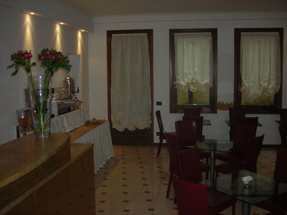 Hotel Agli Artisti Venesia Bagian luar foto