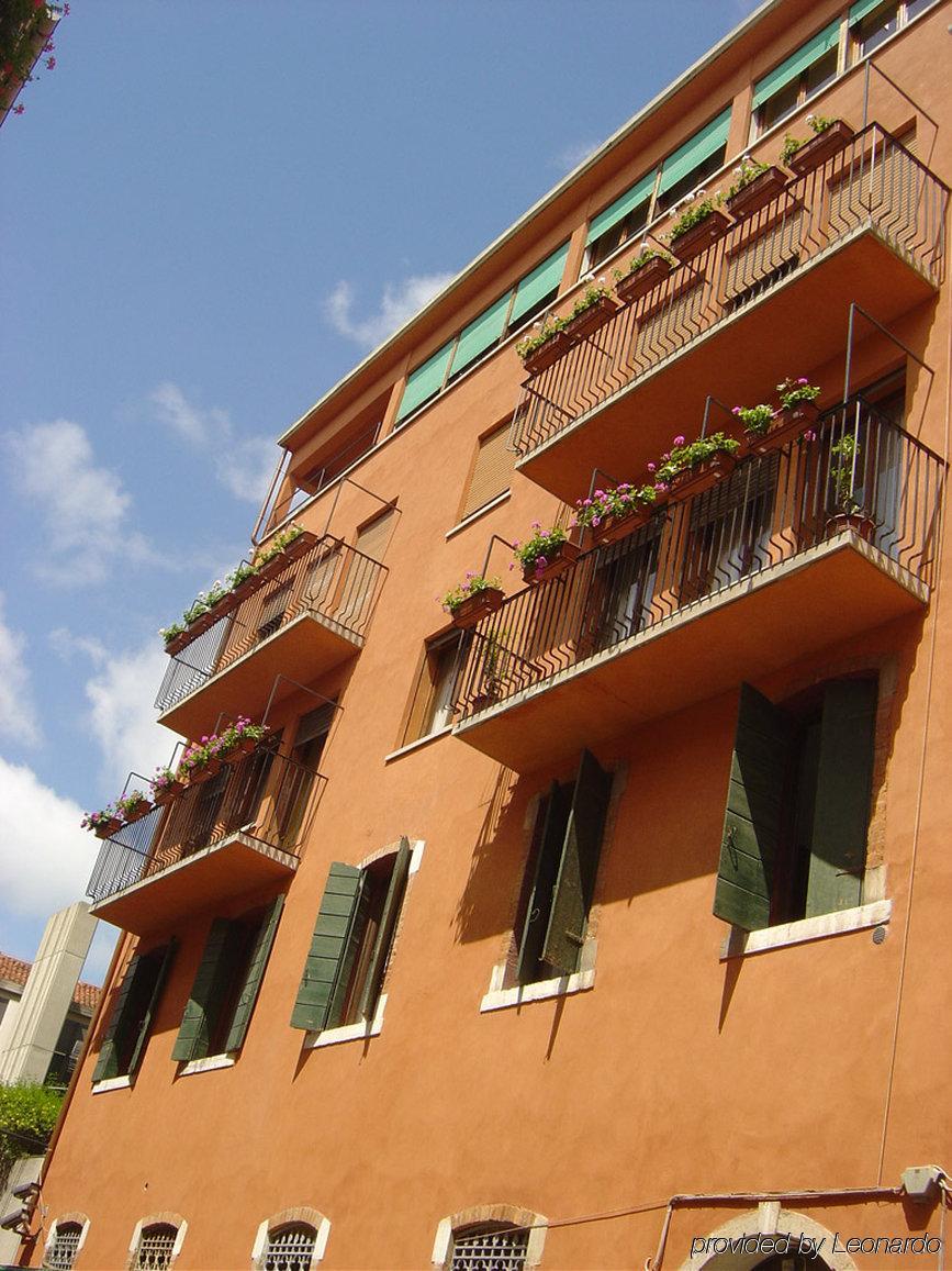 Hotel Agli Artisti Venesia Bagian luar foto