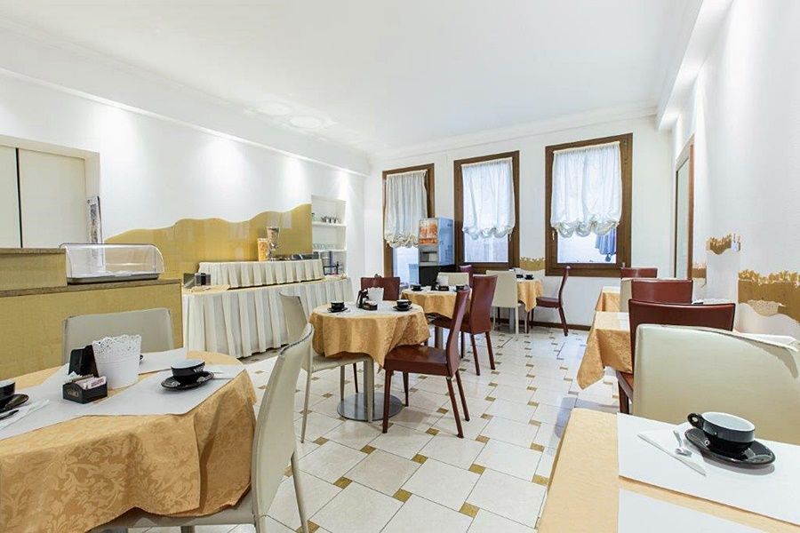 Hotel Agli Artisti Venesia Bagian luar foto